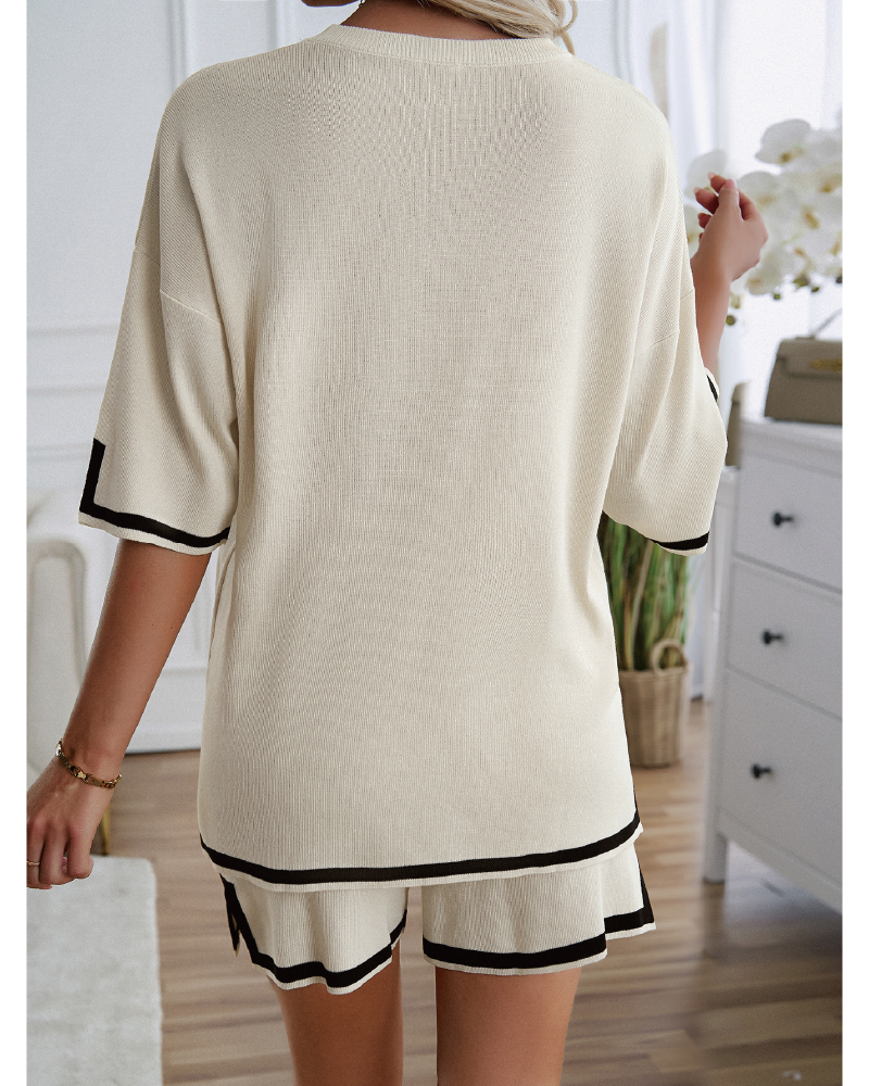 Flowing Freely Short Set